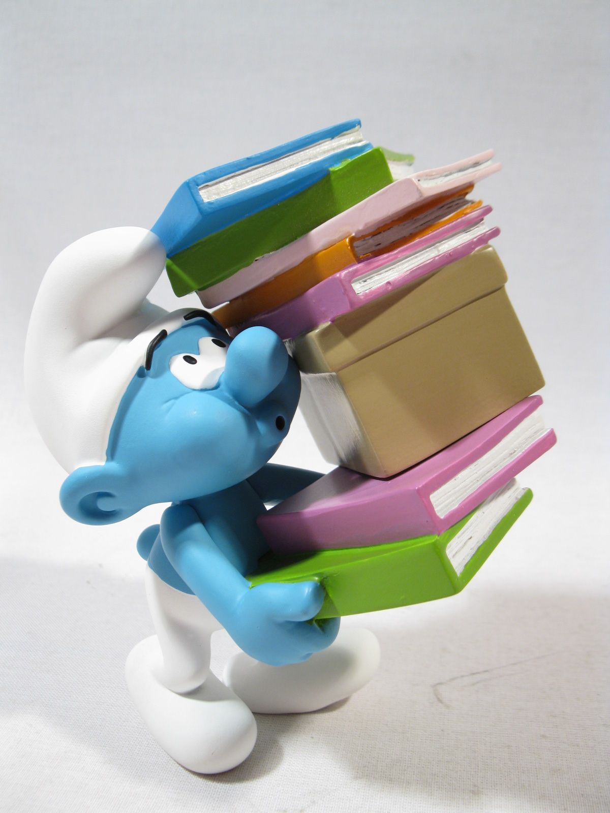 Kunstharz Schlumpf mit Bücher Plastoy  resin smurf puffi  p180