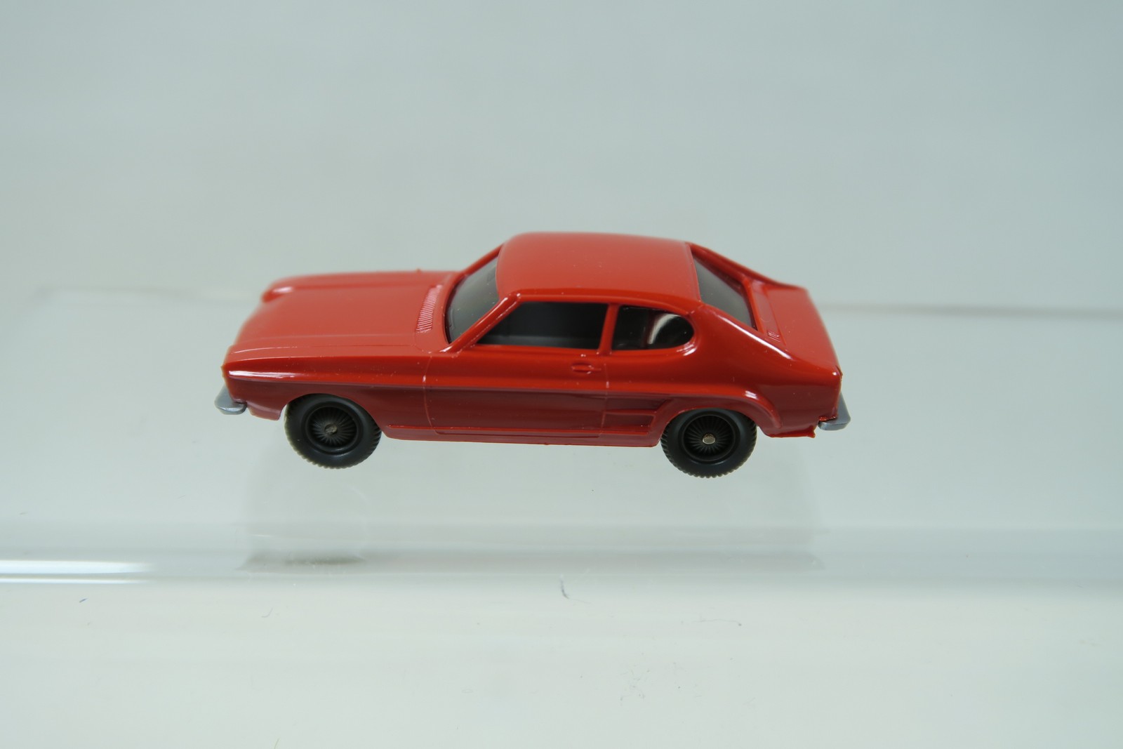 Wiking  CS 436 / 2C Ford Capri rot lose 1:87 149752