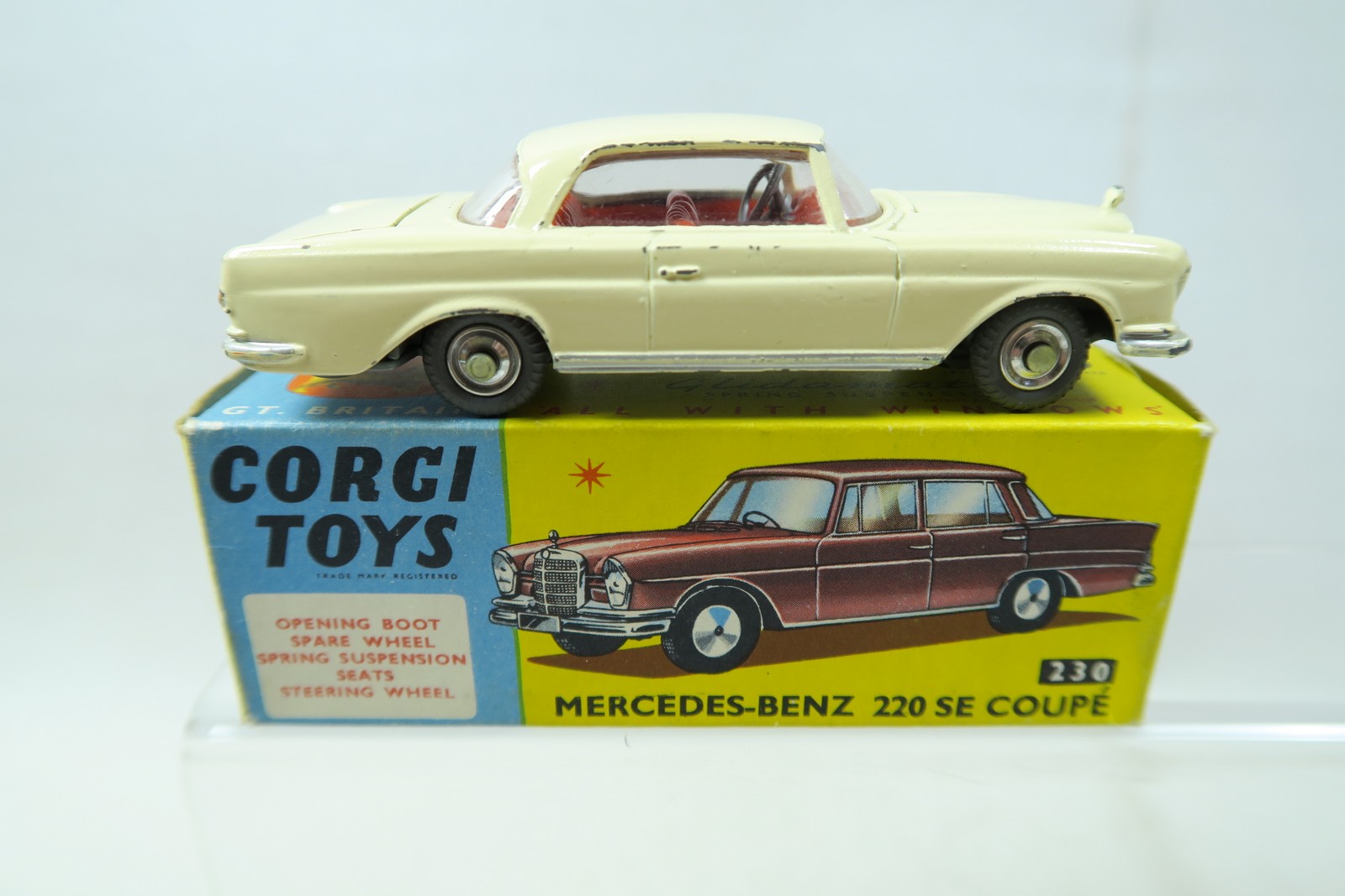 Corgi Toys 230  Mercedes Benz 220 SE Coupe weiß 1/43 in OVP 150696