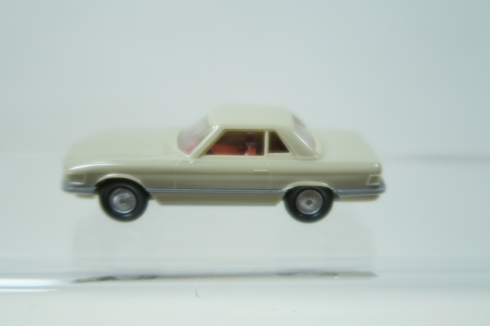 Wiking  CS 390 / 2J Mercedes 350 SL olivgrau lose 1:87 149713