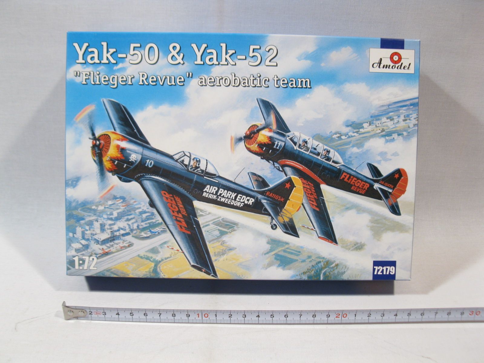 Amodel 72179  Yak 50 & Yak 52  1:72 sealed in Box  mb1585