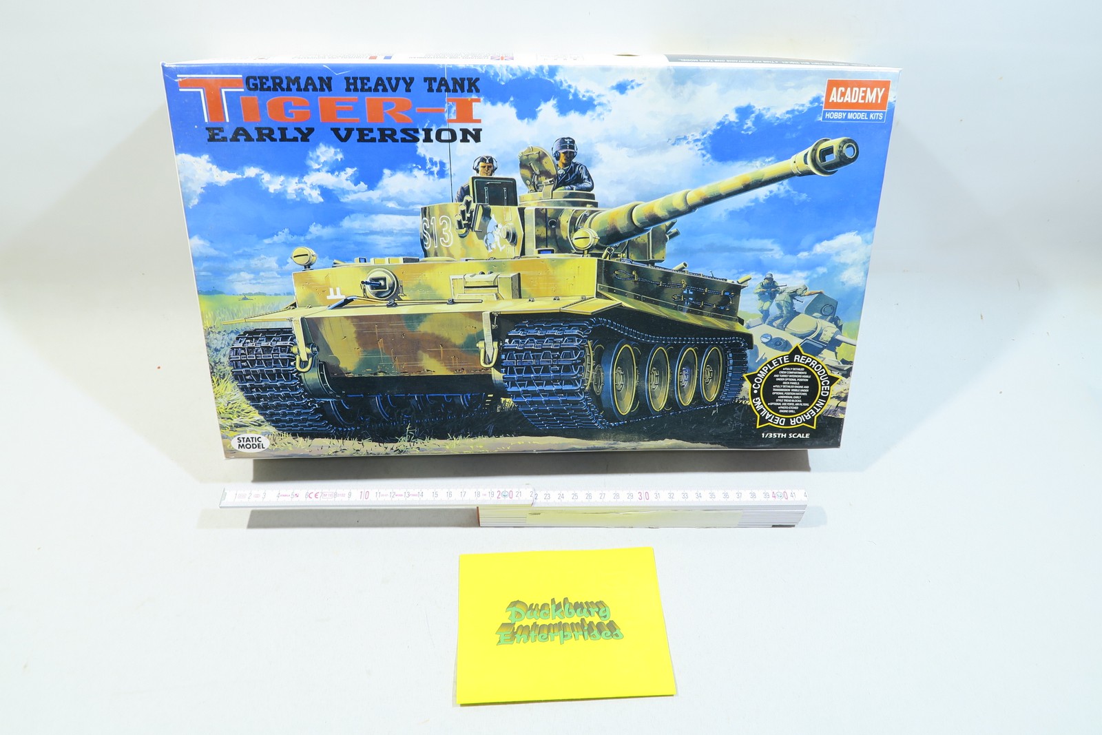 Academy 1348 German Heavy Tank Tiger I Early Version 1:35 mb13969