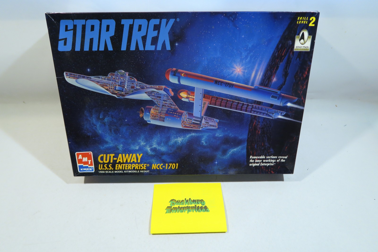 AMT Ertl 8790 Star Trek  Cut away USS Enterprise mb12153