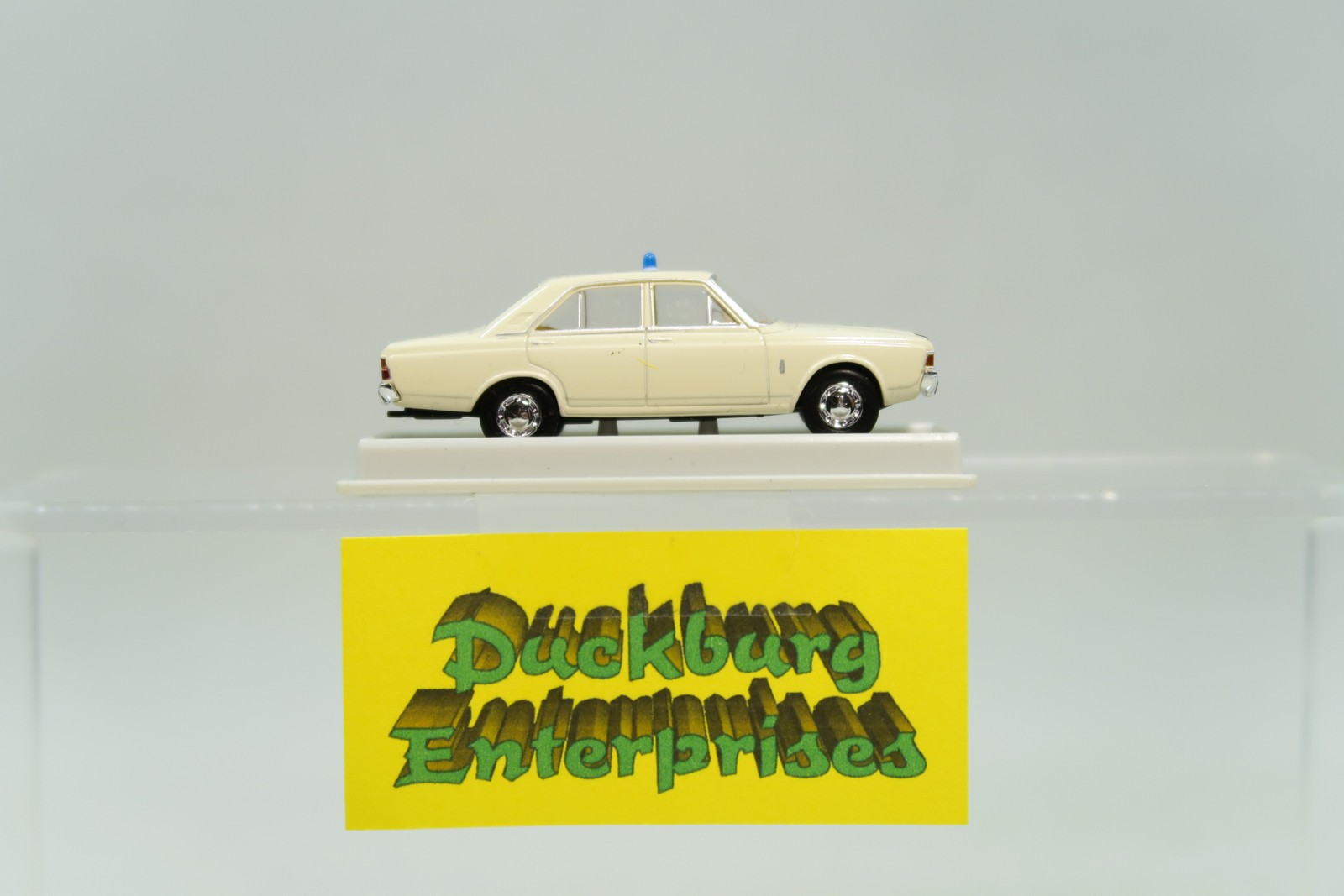 Brekina 1:87 19403 Ford 17M (P7a) Polizei weiß in OVP 173975