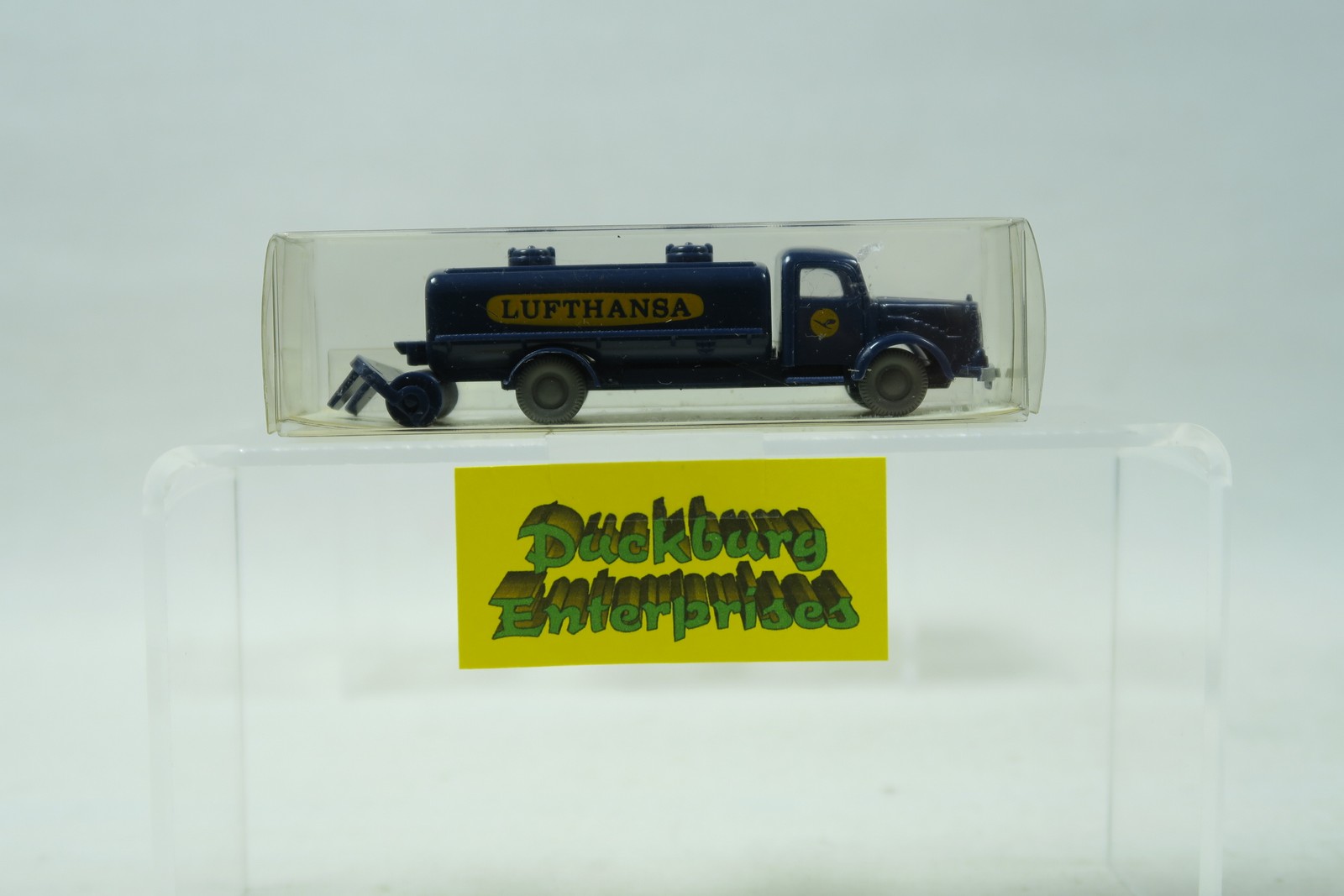 IMU 1:87 LKW 20004 Mercedes Benz Sprengwagen Lufthansa in OVP 173147