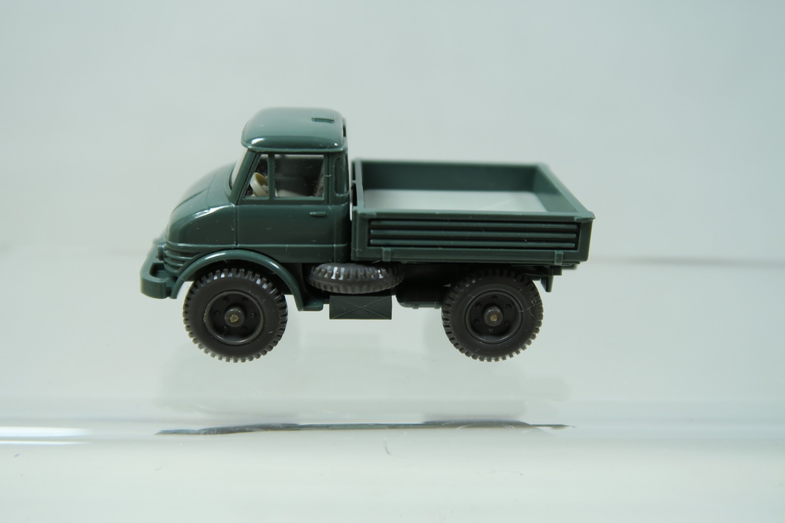 Wiking  CS 484 / 1A Unimog 406 graugrün lose 1:87 149719