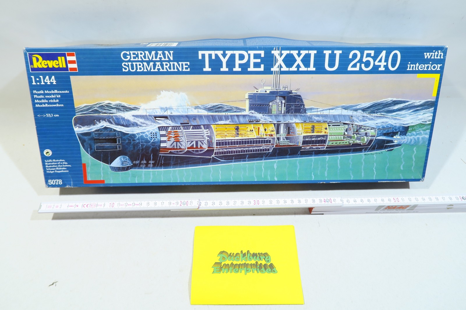 Revell 5078 German Submarine Type XXI  U 2540 with interior 1/144 mb14185