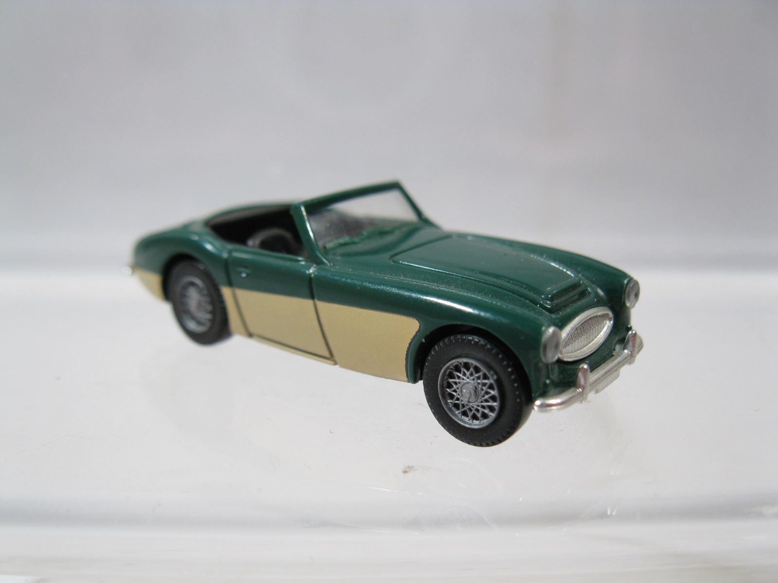 Wiking  Austin Healy 3000 in grün/beige  lose 1:87 wi1025