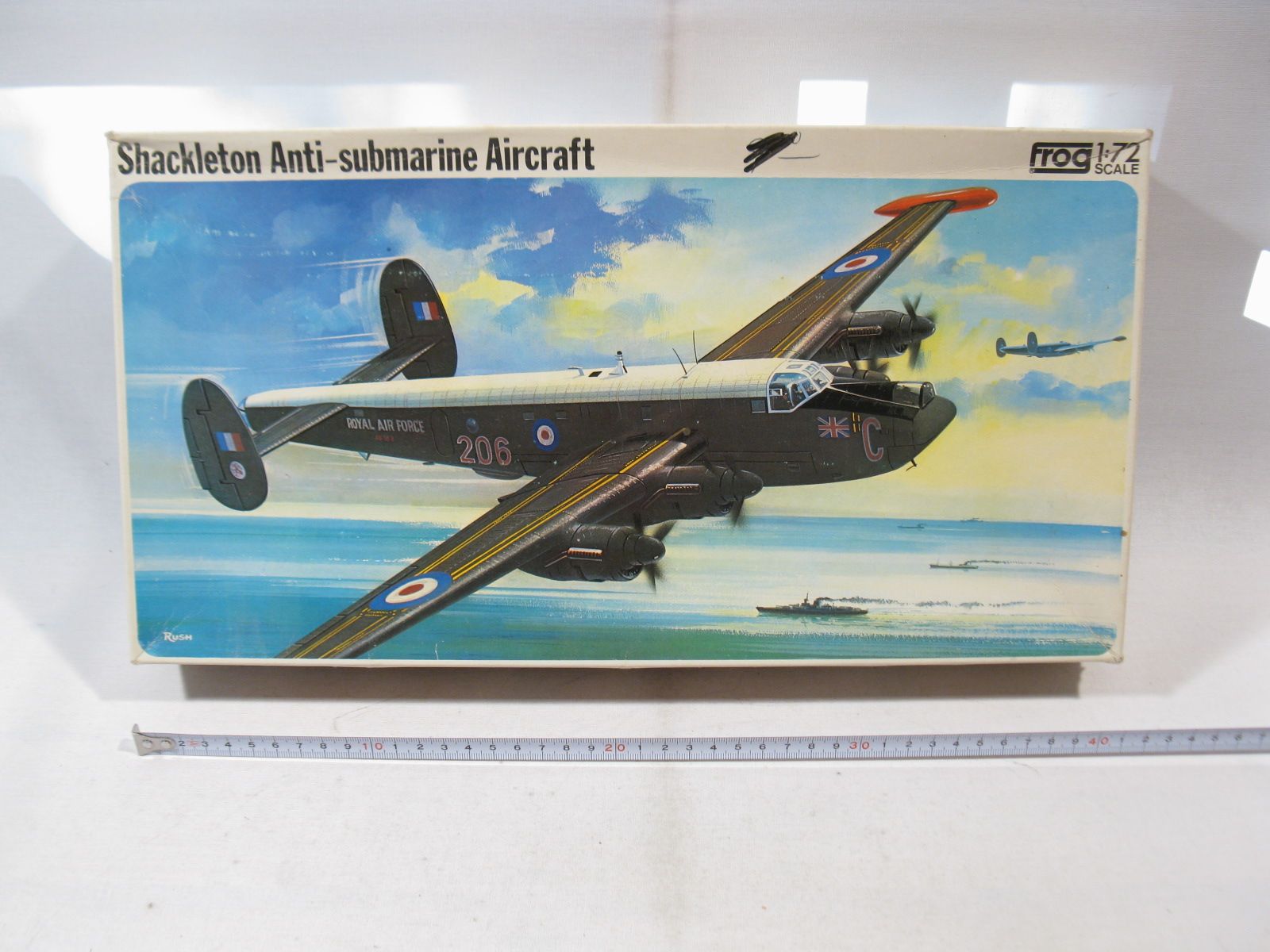 Frog F 172  Shackleton anti submarine aircraft 1:72  lose in box mb5085-