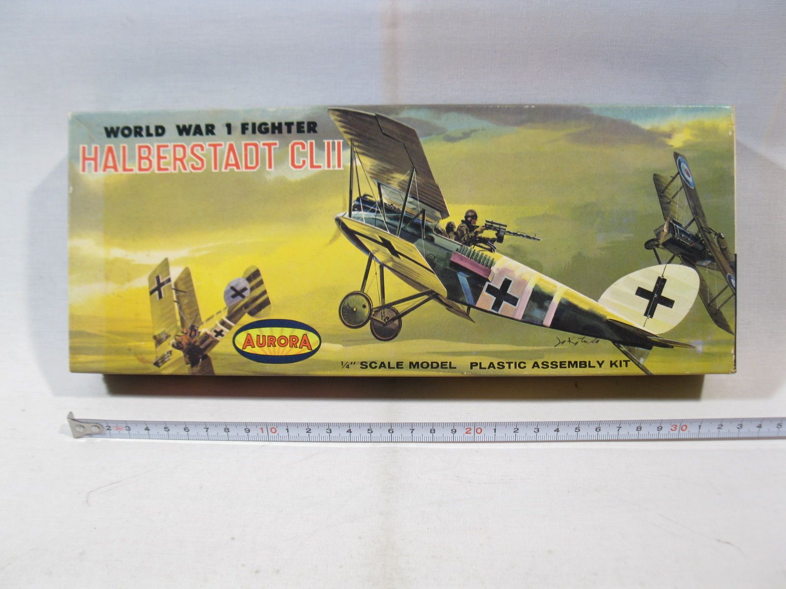 Aurora 136  Halberstadt CLII world war 1 fighter scale 1/4´´ lose in box mb5193-