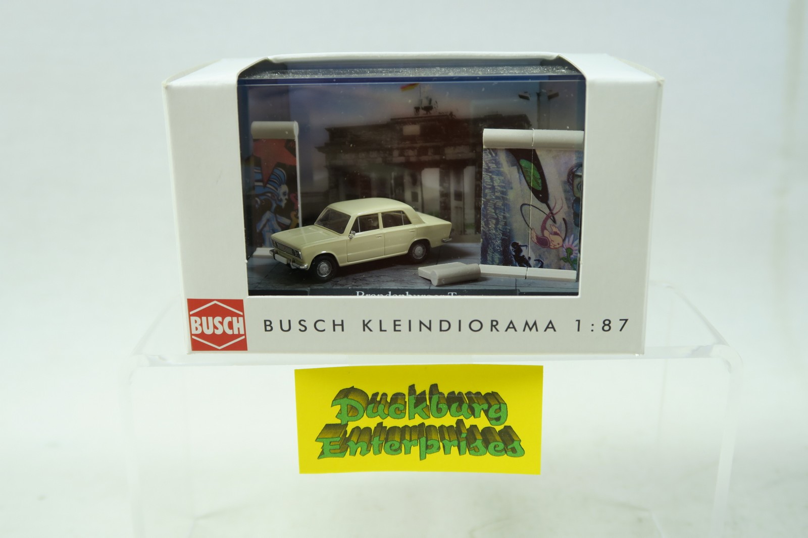 Busch 1:87 PKW H0 7647 Kleindiorama Mauerfall Brandenburger Tor in OVP 169883