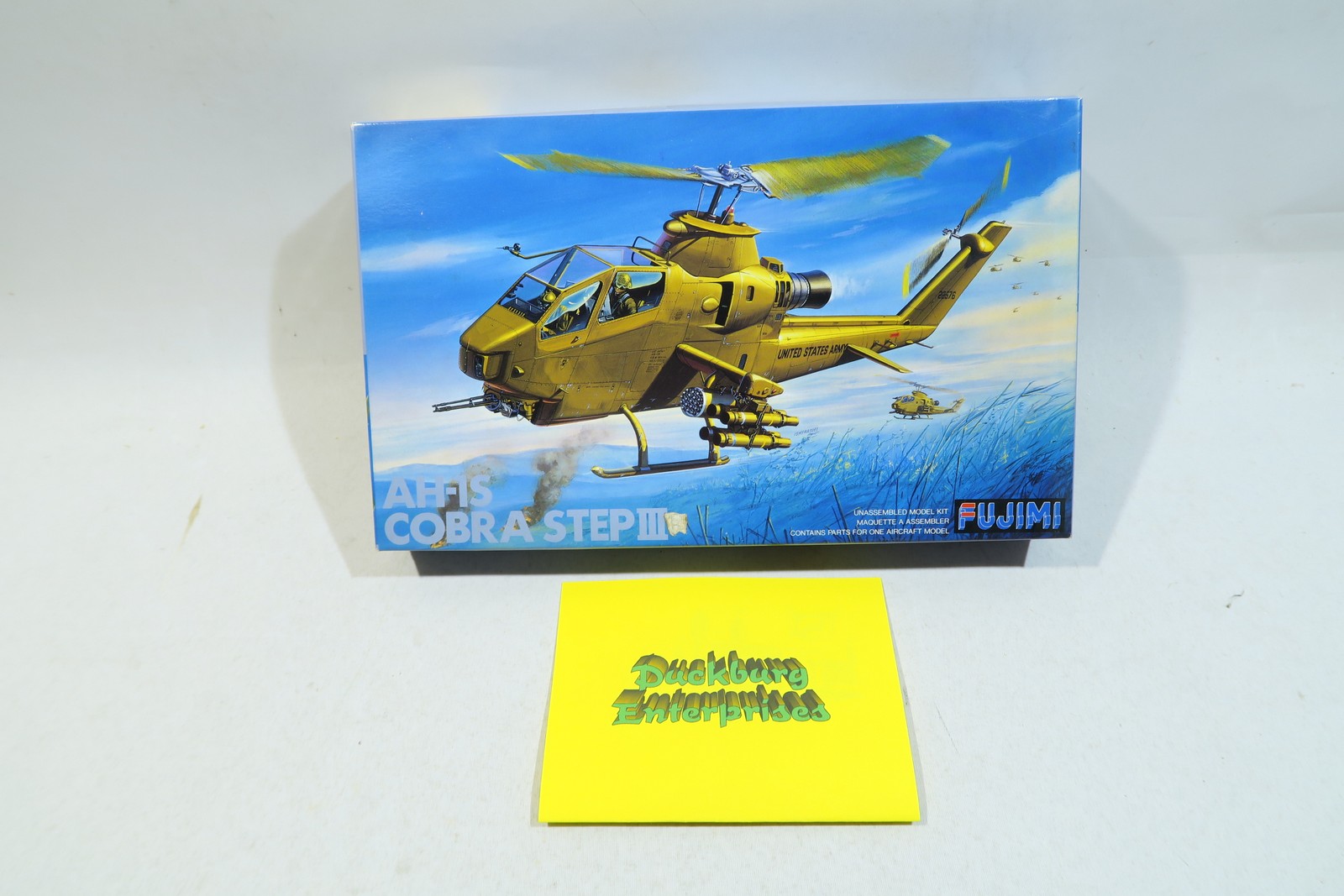 Fujimi 30016 AH-1S Cobra Step III Helicopter 1:72 mb12493