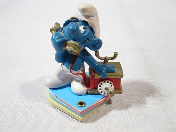Telefon Schlumpf auf blauem Notizbuch smurf on telephon book SCHLEICH 27195