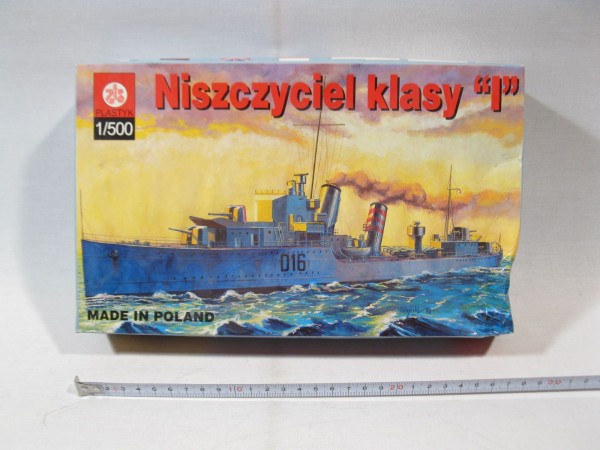 Plastyk Model Niszczyciel Klasy I 1:500 sealed in box mb4345